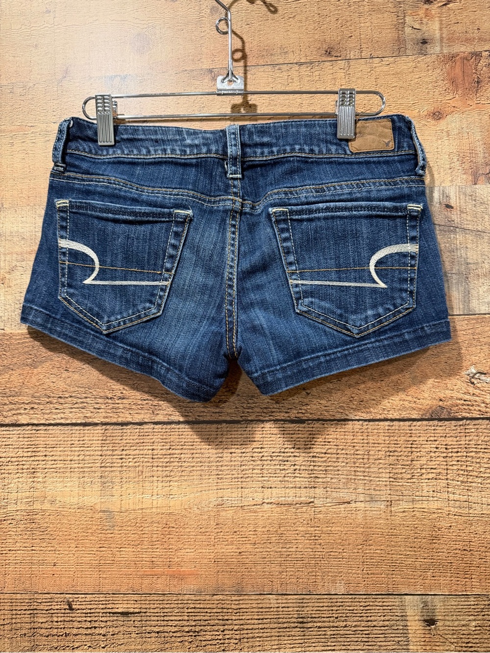 American Eagle Outfitters Dark Blue Denim  Stretch Shortie Shorts Size 2 - Picture 2 of 4
